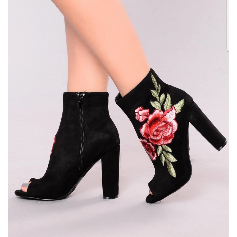 Peep Toe Rose Boots